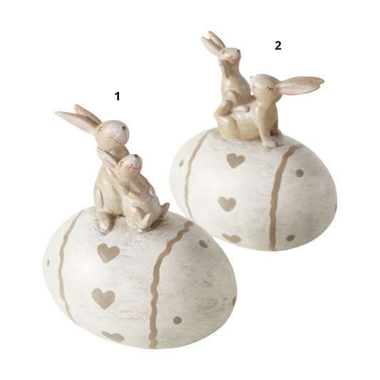 Decoro coniglietti su uovo