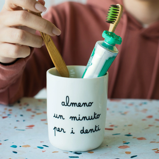 Bicchiere p/spazzolini Almeno un minuto per i denti