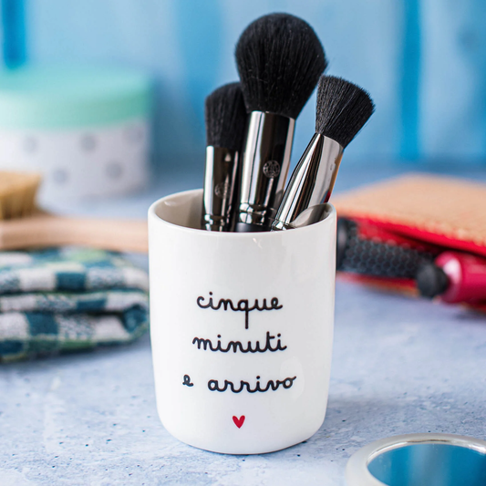 Porta cosmetici Cinque minuti e arrivo