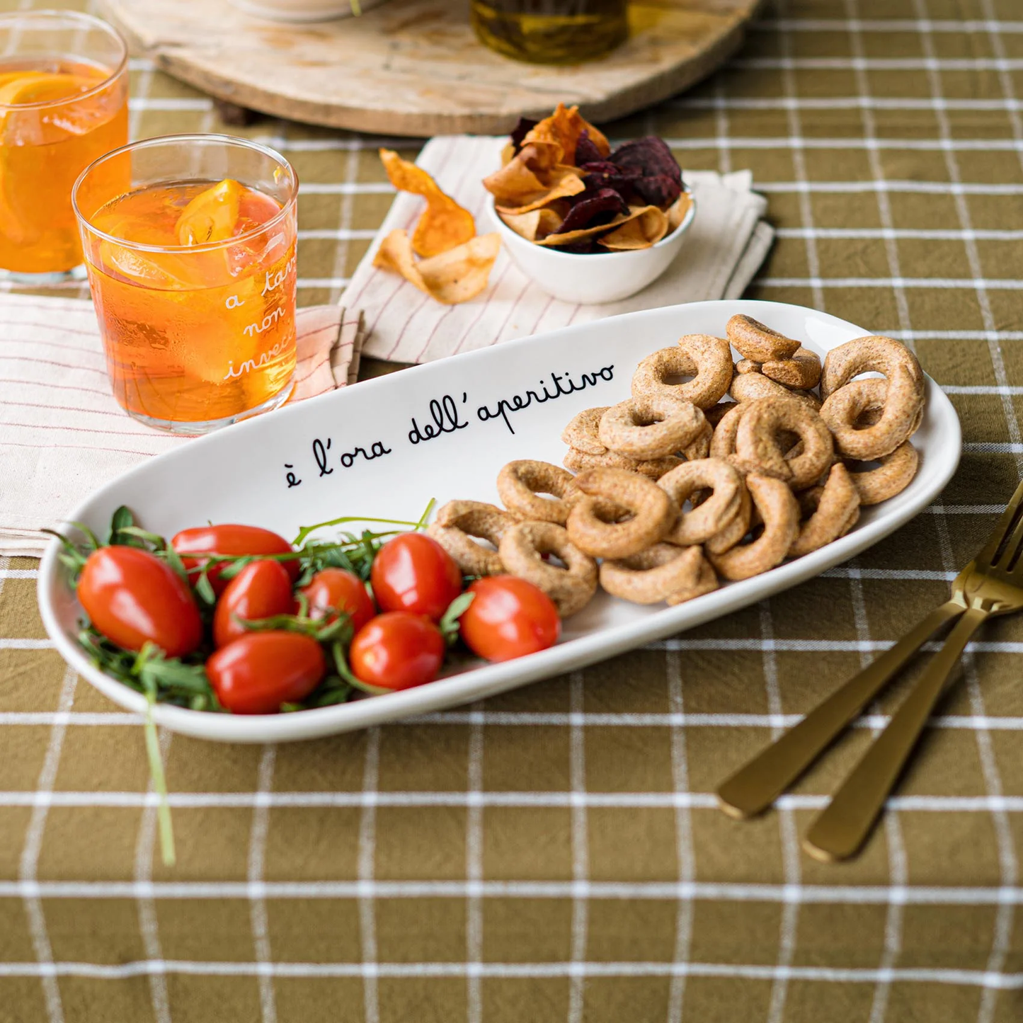 Piatto ovale fondo E' l'ora dell'aperitivo